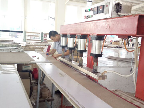 高端包邊設(shè)備